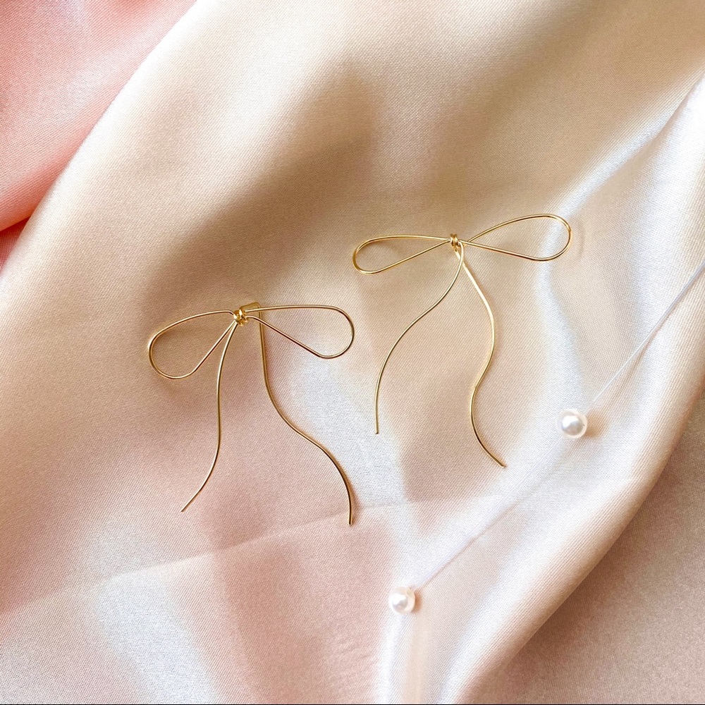 💕LAST One 18K Gold Plated Bow Wire Earrings - Picture 2 of 9